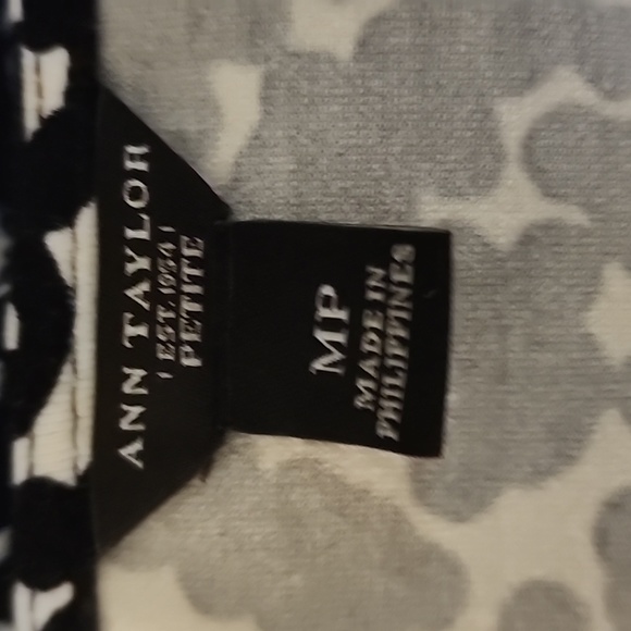 ANN TAYLOR PETITES Black and White Sleeveless Snow Leopard Print Dress Size M - Picture 4 of 4
